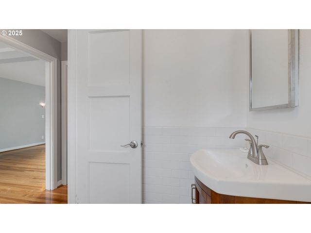308 E 12TH St 308 B, Vancouver, WA 98660