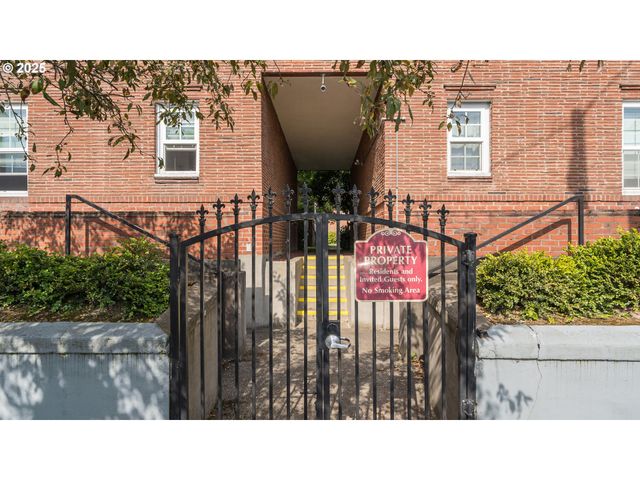 308 E 12TH St 308 B, Vancouver, WA 98660