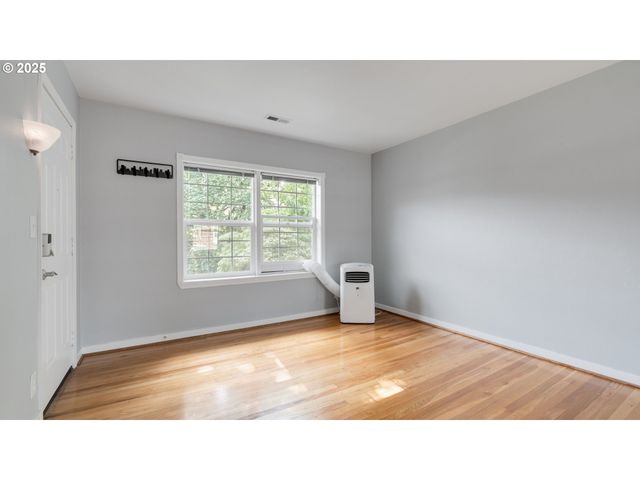 308 E 12TH St 308 B, Vancouver, WA 98660