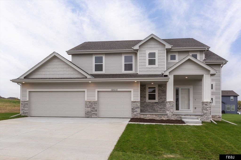 12615 Carpenter Street, Papillion, NE 68138