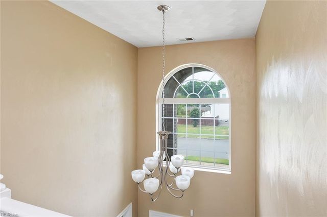 1817 Dock Harbour Drive DR, Chesapeake, VA 23321