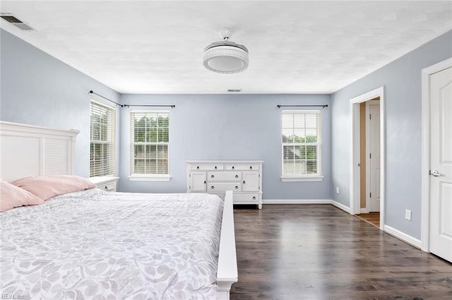 1817 Dock Harbour Drive DR, Chesapeake, VA 23321