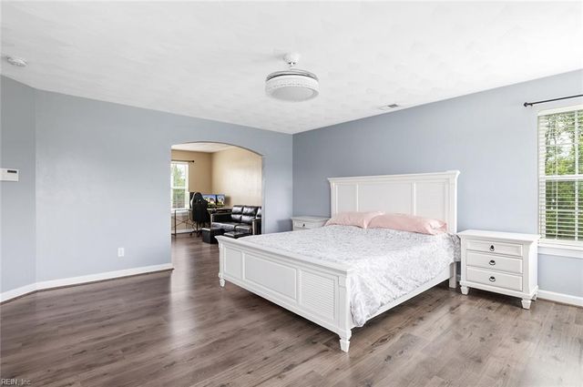 1817 Dock Harbour Drive DR, Chesapeake, VA 23321