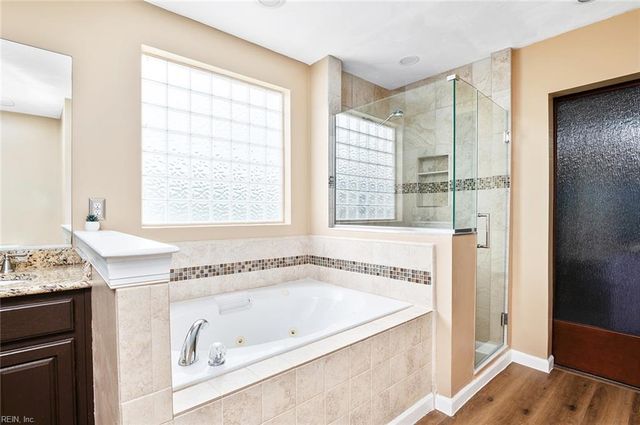 1817 Dock Harbour Drive DR, Chesapeake, VA 23321