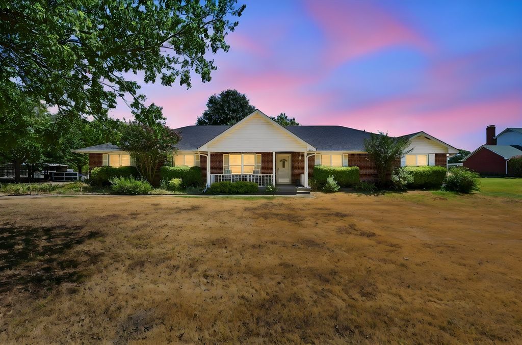 706 Georgetown Road, Ovilla, TX 75154 — exterior