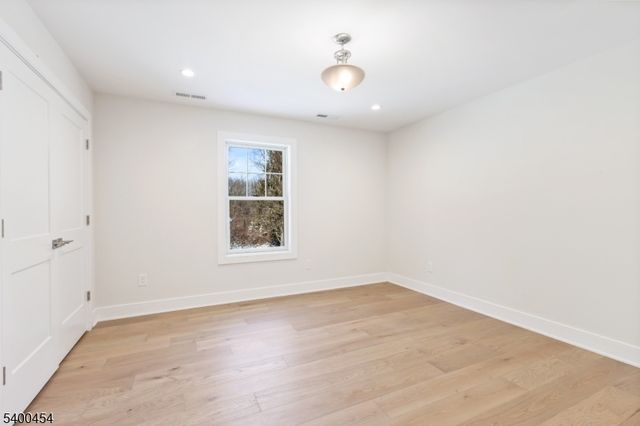 20 Furnace Rd, Chester Twp., NJ 07930