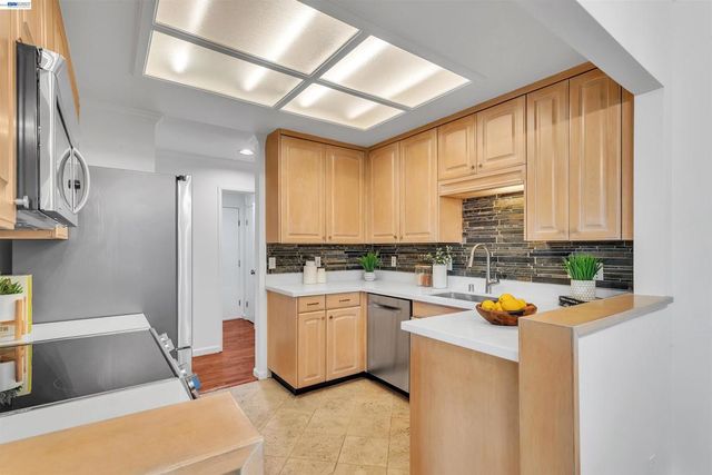 536 Shorebird Cir 5102, Redwood City, CA 94065