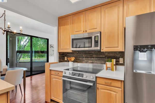 536 Shorebird Cir 5102, Redwood City, CA 94065
