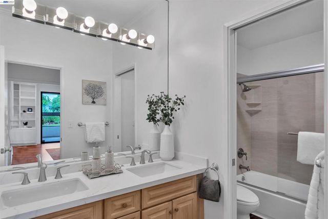 536 Shorebird Cir 5102, Redwood City, CA 94065