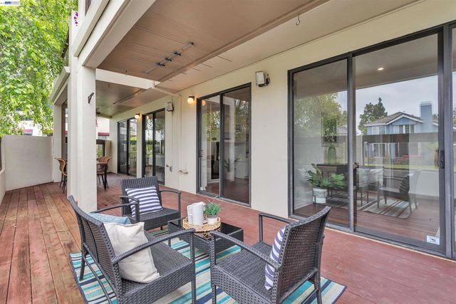 536 Shorebird Cir 5102, Redwood City, CA 94065