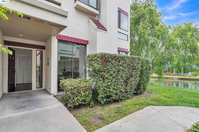 536 Shorebird Cir 5102, Redwood City, CA 94065