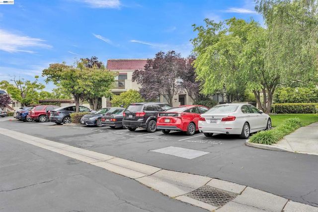 536 Shorebird Cir 5102, Redwood City, CA 94065