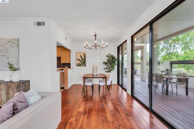 536 Shorebird Cir 5102, Redwood City, CA 94065