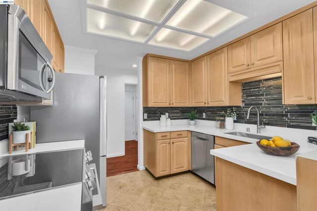 536 Shorebird Cir 5102, Redwood City, CA 94065