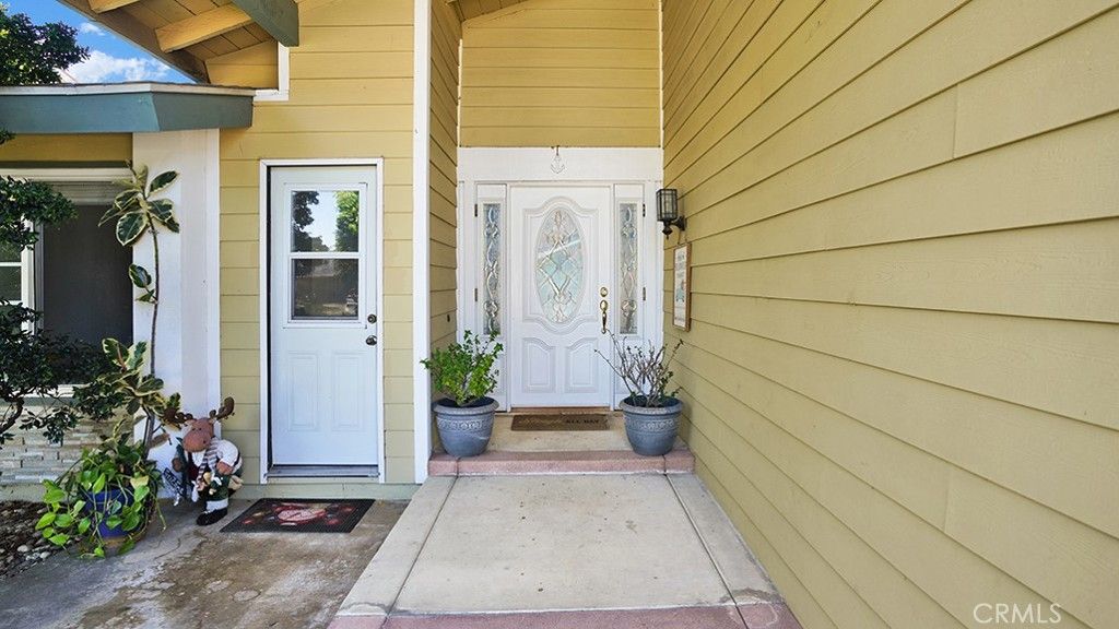 Image 5 of property listing at 3004 N Rippling Creek, Orange, CA 92865
