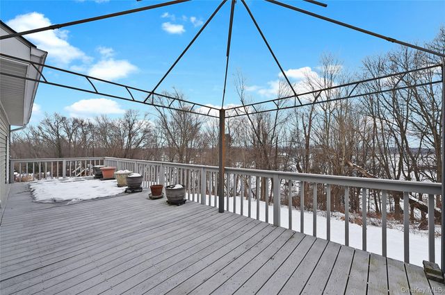 183 High Meadows Road, Walden, NY 12586