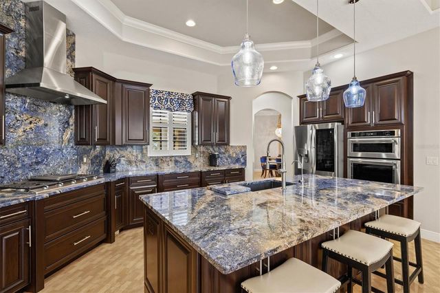 540 FORE DRIVE, Bradenton, FL 34208