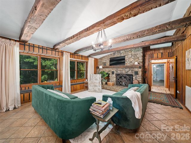 1617 California Creek Road, Mars Hill, NC 28754