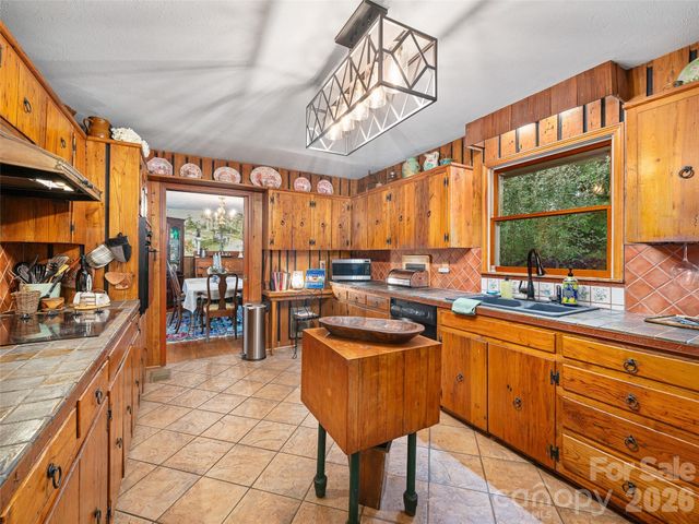 1617 California Creek Road, Mars Hill, NC 28754
