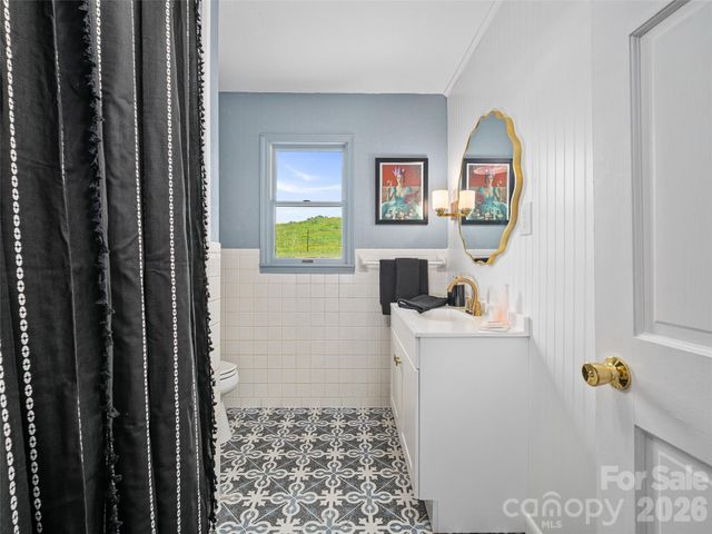 1617 California Creek Road, Mars Hill, NC 28754