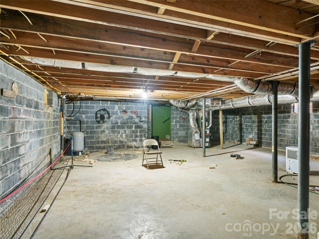 1617 California Creek Road, Mars Hill, NC 28754