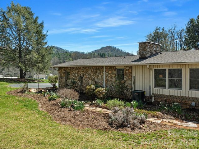 1617 California Creek Road, Mars Hill, NC 28754