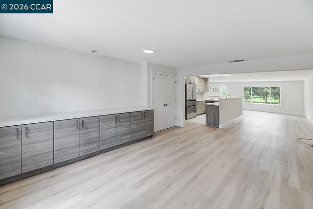 2324 Tice Creek Dr 3, Walnut Creek, CA 94595