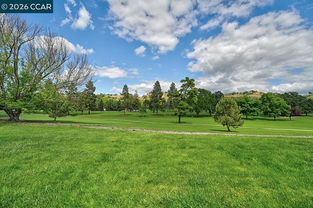 2324 Tice Creek Dr 3, Walnut Creek, CA 94595