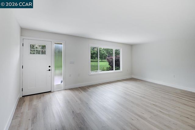 2324 Tice Creek Dr 3, Walnut Creek, CA 94595