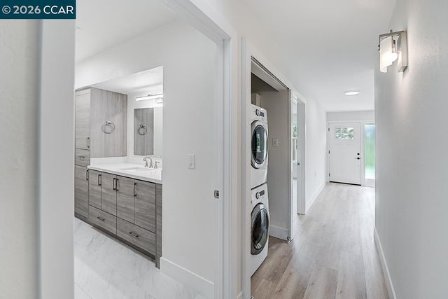 2324 Tice Creek Dr 3, Walnut Creek, CA 94595