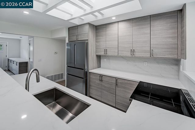 2324 Tice Creek Dr 3, Walnut Creek, CA 94595