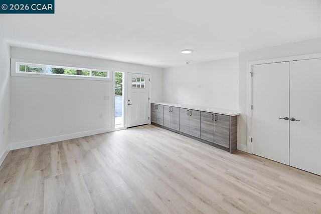 2324 Tice Creek Dr 3, Walnut Creek, CA 94595