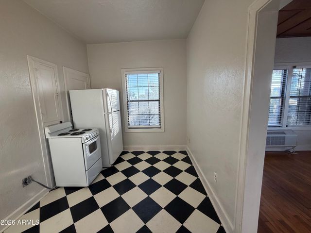 902 E Palm Lane Apt 8, Phoenix, AZ 85006
