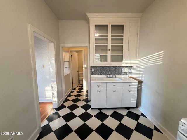 902 E Palm Lane Apt 8, Phoenix, AZ 85006