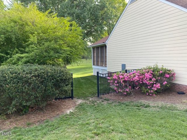 2020 Queen Charlotte Place, Raleigh, NC 27610