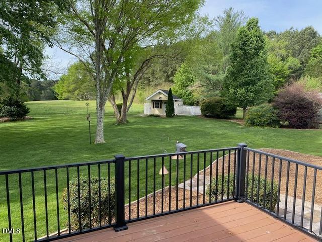 2020 Queen Charlotte Place, Raleigh, NC 27610