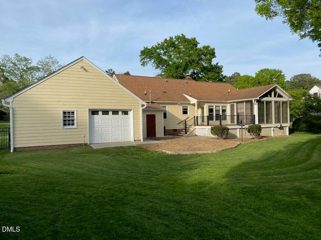 2020 Queen Charlotte Place, Raleigh, NC 27610