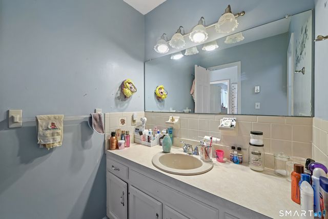95 Park Avenue 14, Danbury, CT 06810