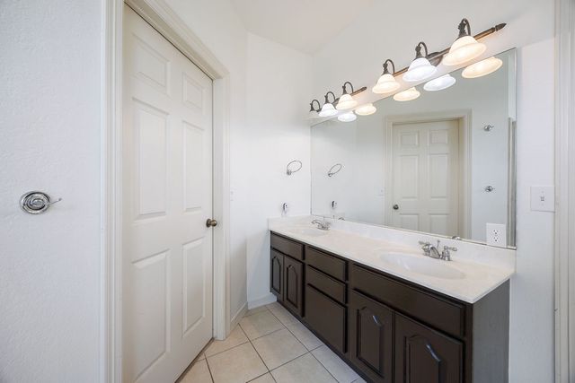 725 S Primrose Road, Lowell, AR 72745