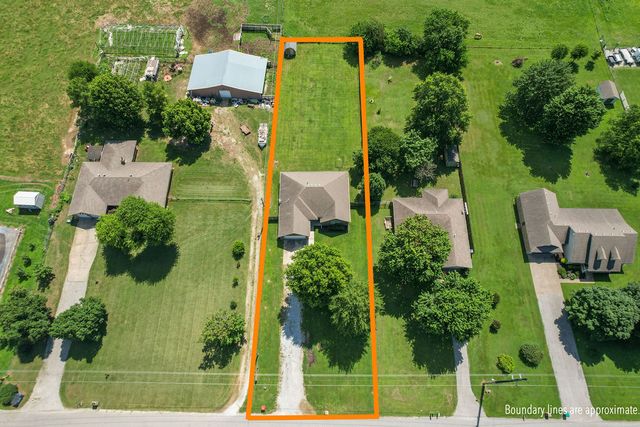 725 S Primrose Road, Lowell, AR 72745