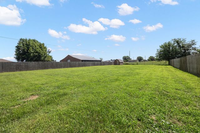 725 S Primrose Road, Lowell, AR 72745