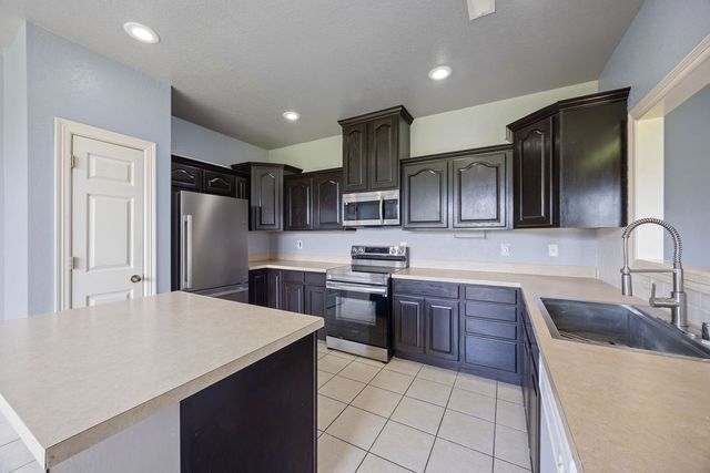 725 S Primrose Road, Lowell, AR 72745
