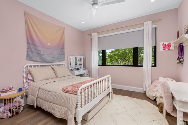 2400 NE 27th Avenue, Fort Lauderdale, FL 33305