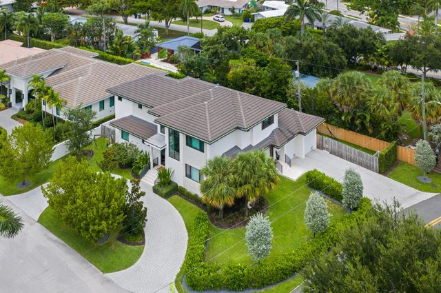 2400 NE 27th Avenue, Fort Lauderdale, FL 33305