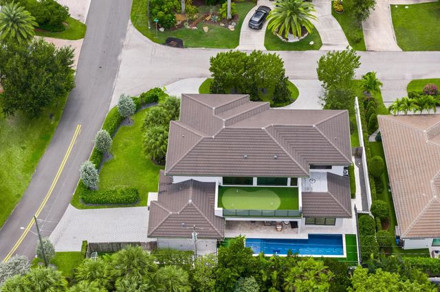 2400 NE 27th Avenue, Fort Lauderdale, FL 33305