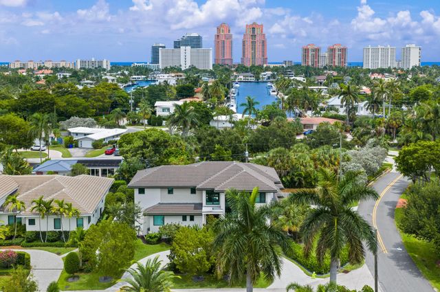 2400 NE 27th Avenue, Fort Lauderdale, FL 33305