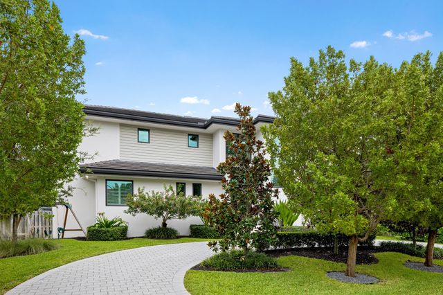 2400 NE 27th Avenue, Fort Lauderdale, FL 33305