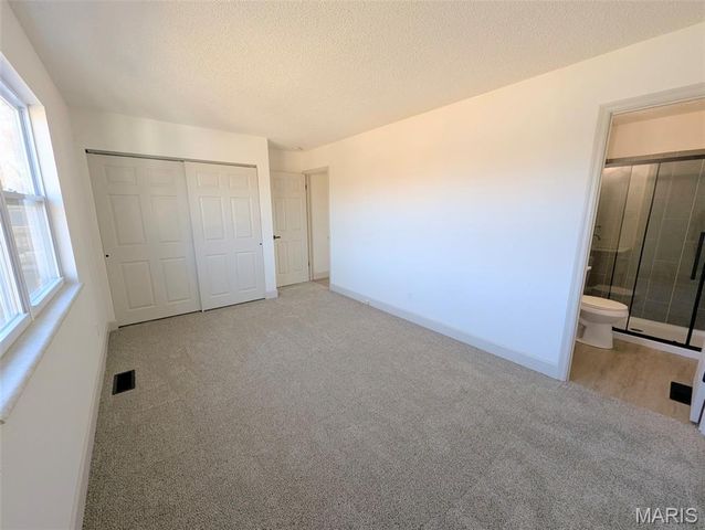 2865 Gatling Drive, Oakville, MO 63129