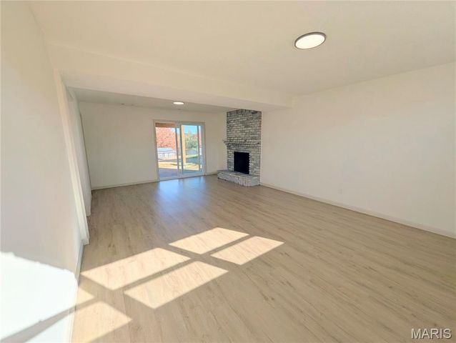 2865 Gatling Drive, Oakville, MO 63129