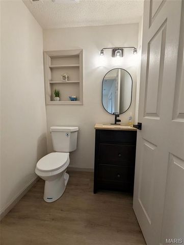 2865 Gatling Drive, Oakville, MO 63129